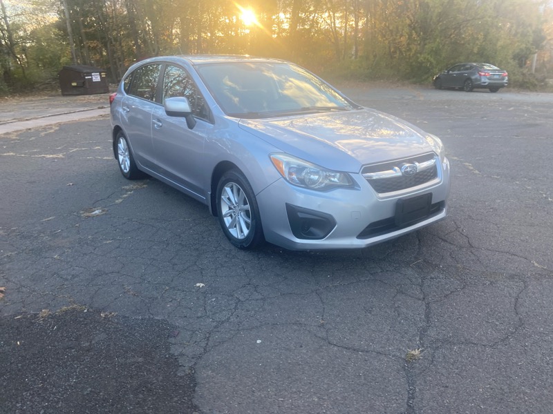 2014 Subaru Impreza 2.0i Premium photo 4