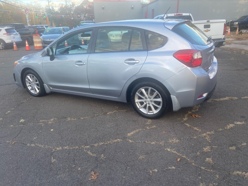 Subaru Impreza 2.0i Premium 5-Door w/All Weather Package 2014