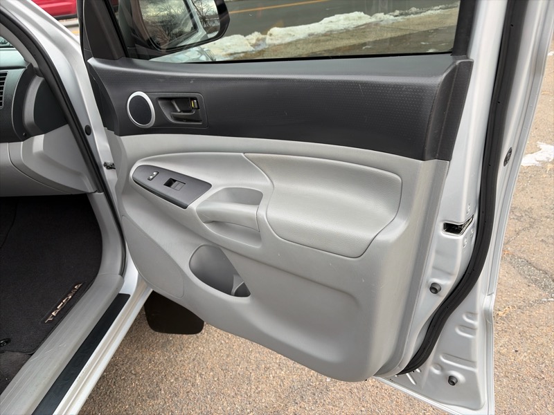 Toyota Tacoma Double Cab Long Bed V6 Auto 4WD 2012