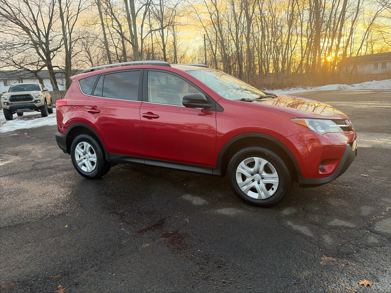 Toyota RAV4 LE AWD 2013