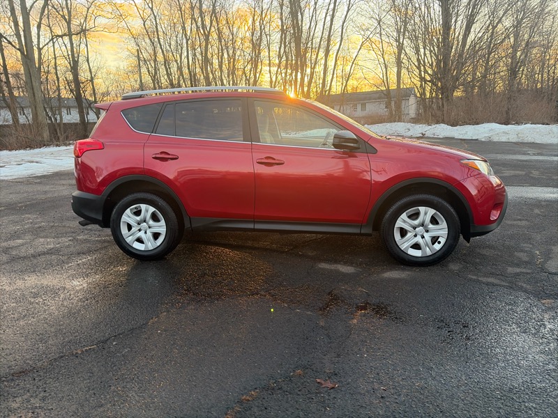 Toyota RAV4 LE AWD 2013
