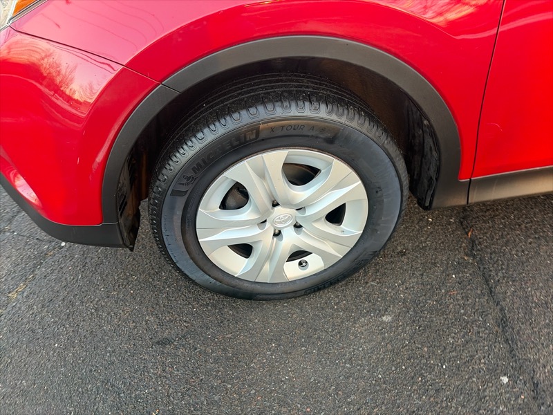 Toyota RAV4 LE AWD 2013