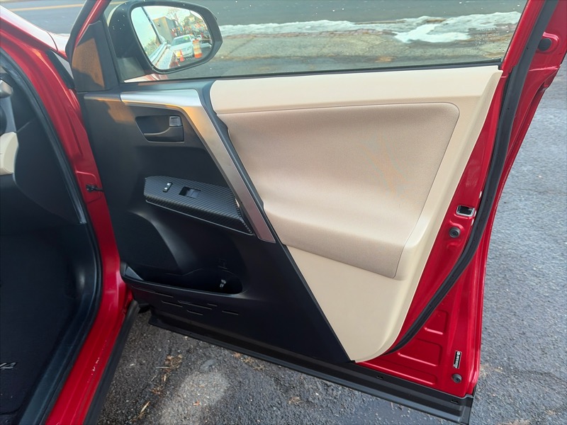 Toyota RAV4 LE AWD 2013