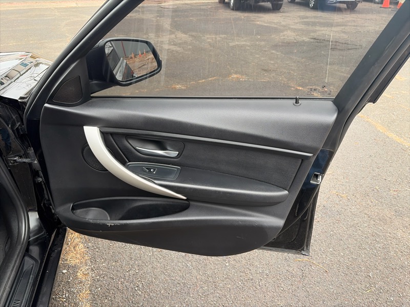 BMW 3-Series 320i xDrive Sedan 2017