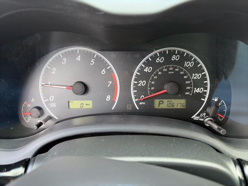 Toyota Corolla LE 4-Speed AT 2011