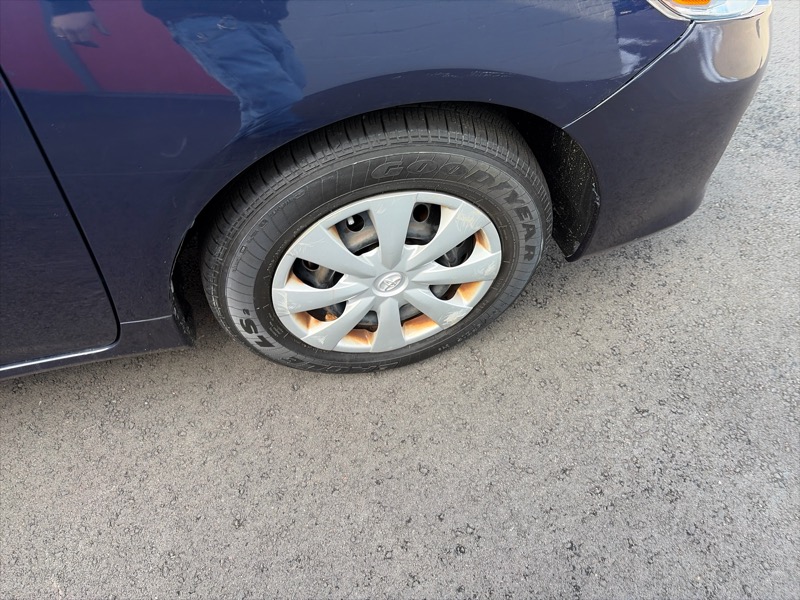 Toyota Corolla LE 4-Speed AT 2011