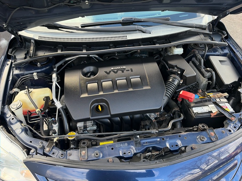 Toyota Corolla LE 4-Speed AT 2011