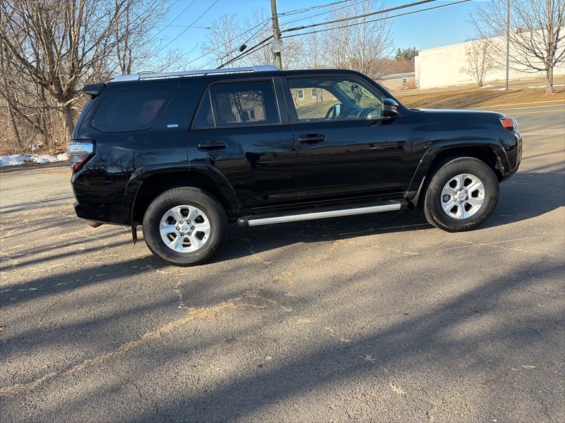 Toyota 4Runner SR5 4WD 2016