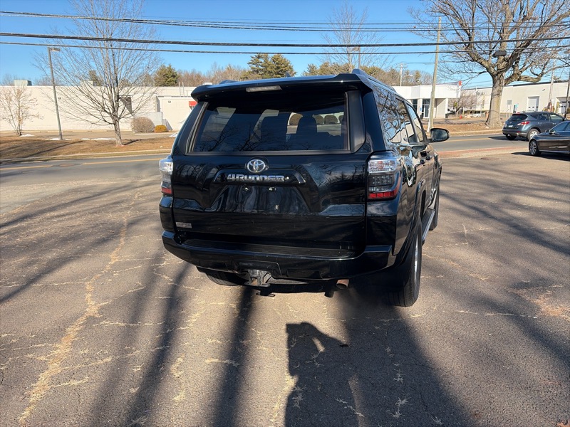Toyota 4Runner SR5 4WD 2016