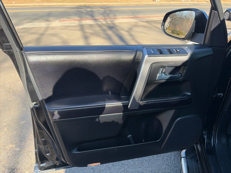 Toyota 4Runner SR5 4WD 2016