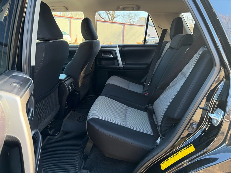 Toyota 4Runner SR5 4WD 2016