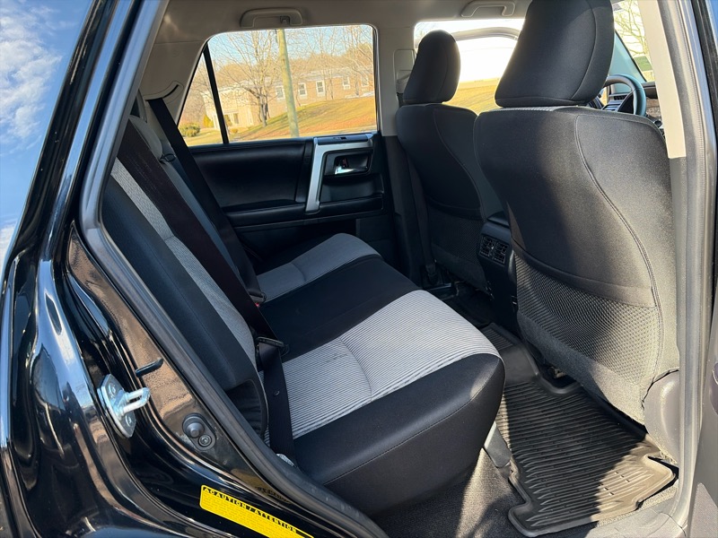 Toyota 4Runner SR5 4WD 2016