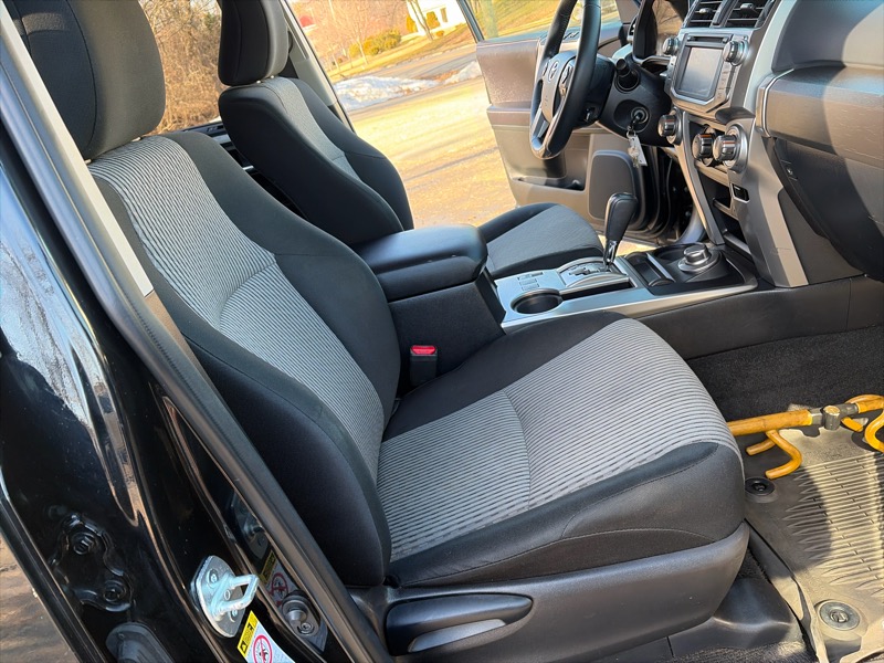 Toyota 4Runner SR5 4WD 2016