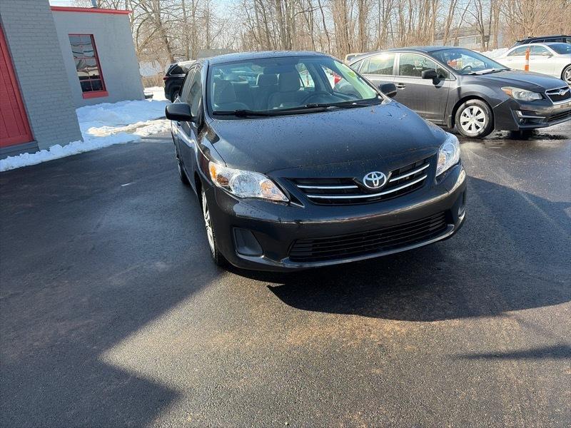 Toyota Corolla LE 4-Speed AT 2013