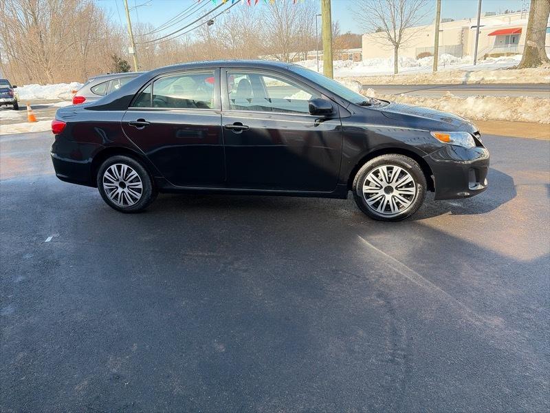 Toyota Corolla LE 4-Speed AT 2013