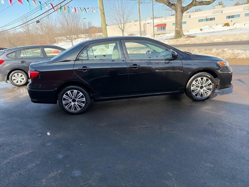 Toyota Corolla LE 4-Speed AT 2013