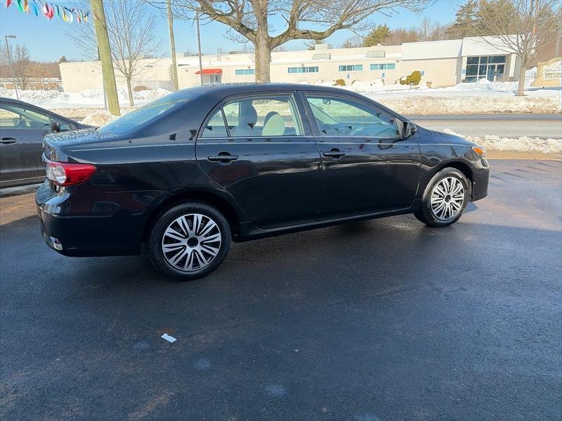 Toyota Corolla LE 4-Speed AT 2013
