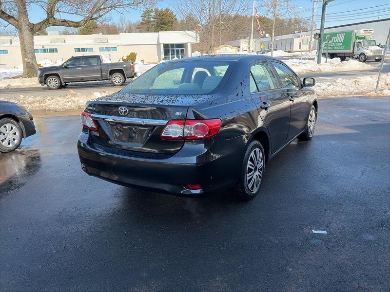 Toyota Corolla LE 4-Speed AT 2013