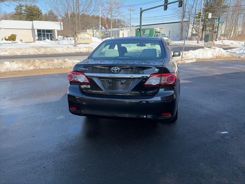 Toyota Corolla LE 4-Speed AT 2013