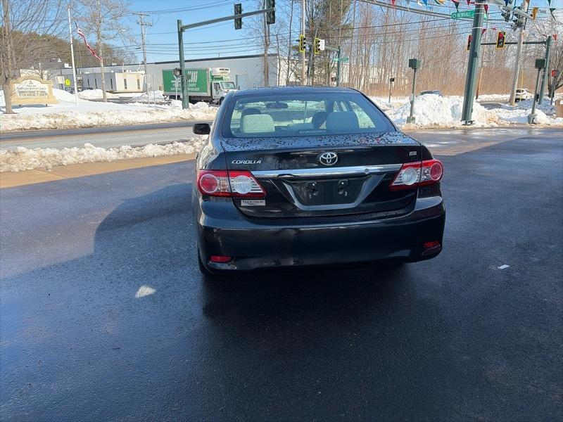 Toyota Corolla LE 4-Speed AT 2013