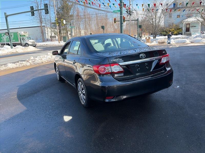 Toyota Corolla LE 4-Speed AT 2013