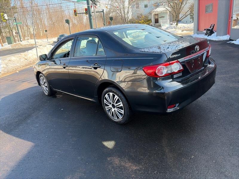 Toyota Corolla LE 4-Speed AT 2013
