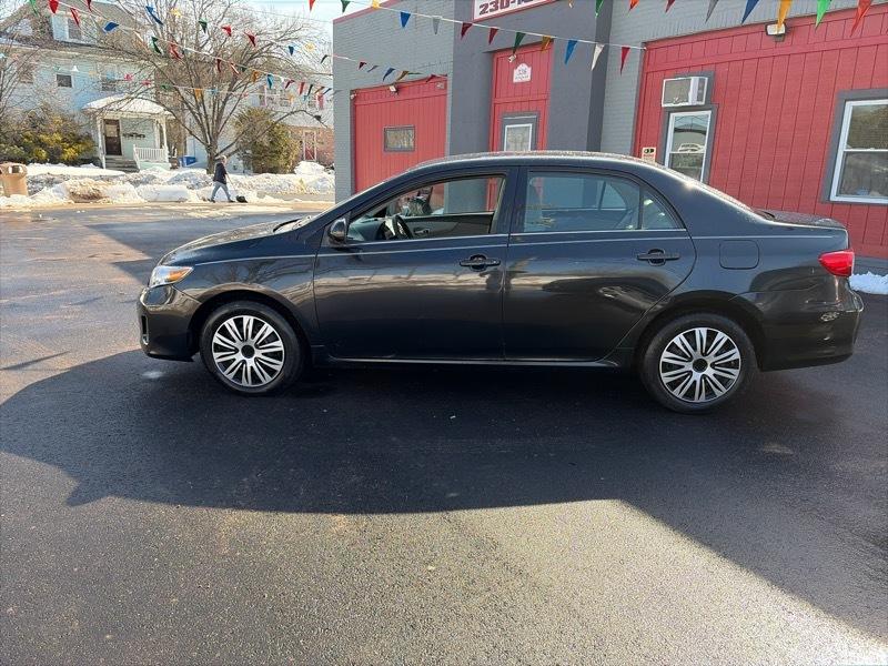 Toyota Corolla LE 4-Speed AT 2013