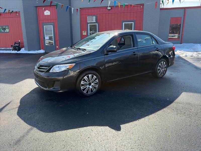 Toyota Corolla LE 4-Speed AT 2013