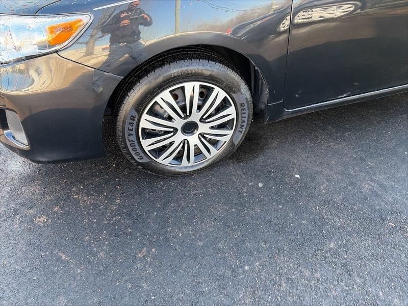 Toyota Corolla LE 4-Speed AT 2013