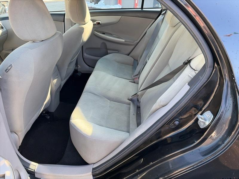 Toyota Corolla LE 4-Speed AT 2013