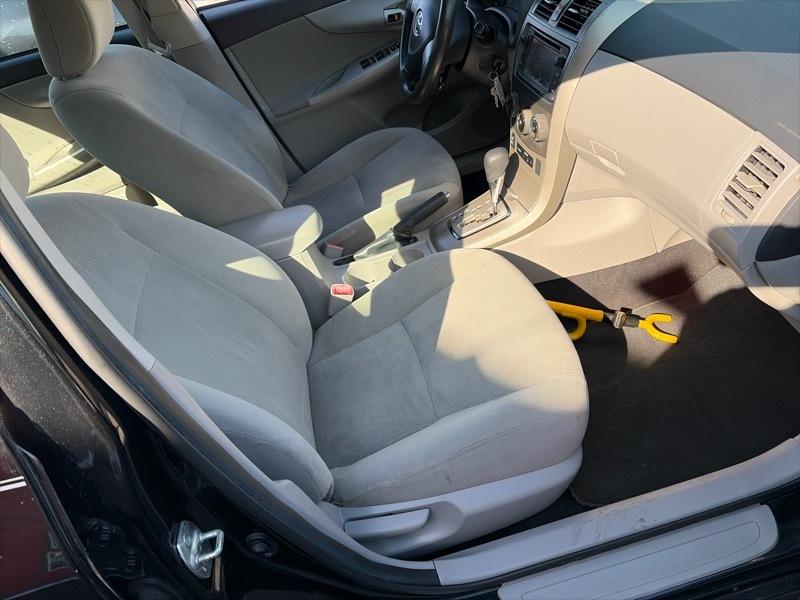 Toyota Corolla LE 4-Speed AT 2013