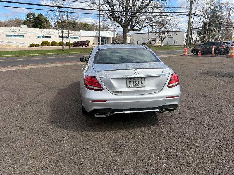 Mercedes-Benz E-Class E300 Luxury 4MATIC Sedan 2017