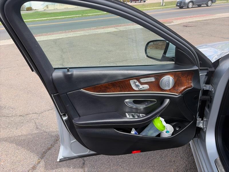 Mercedes-Benz E-Class E300 Luxury 4MATIC Sedan 2017