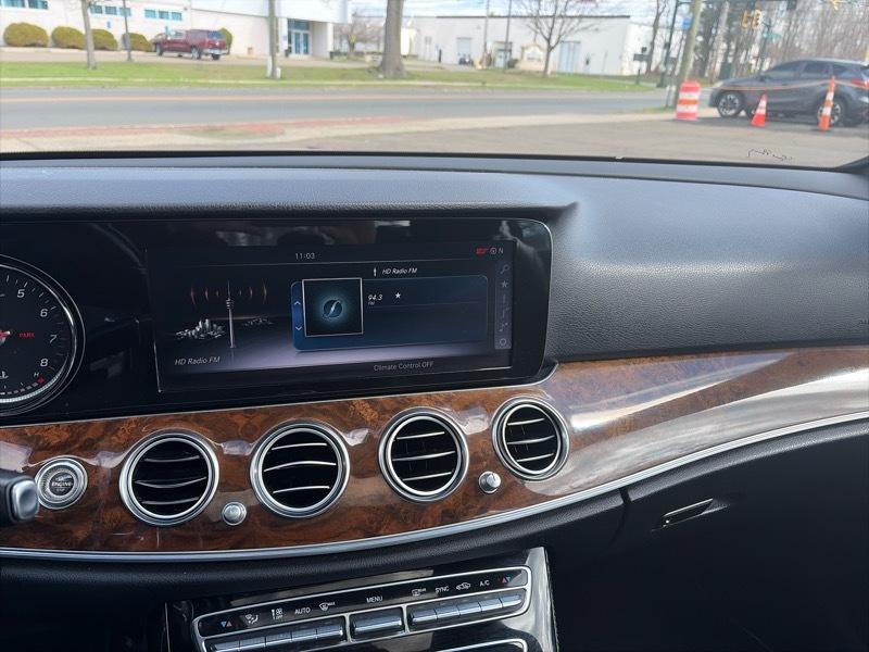 Mercedes-Benz E-Class E300 Luxury 4MATIC Sedan 2017