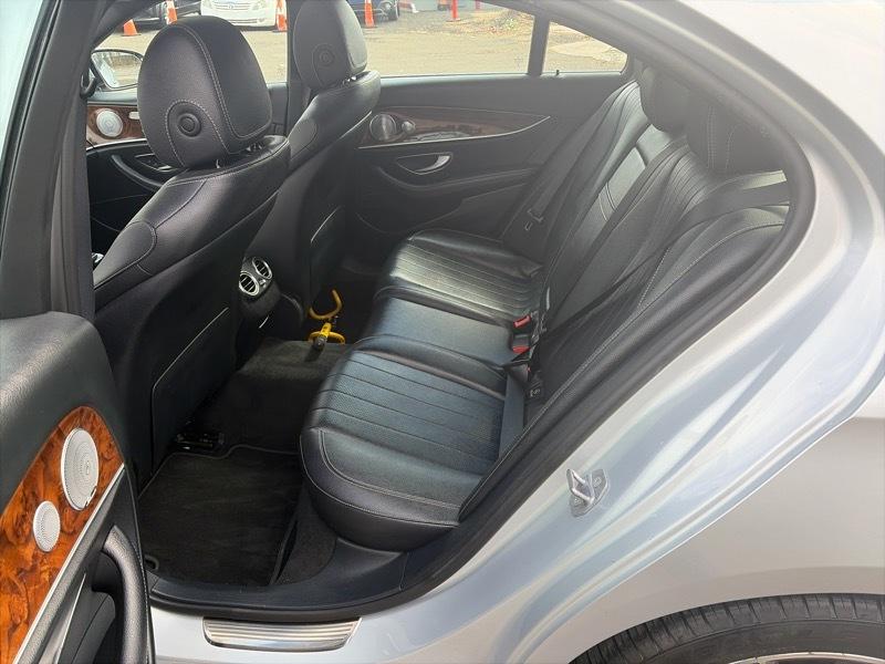 Mercedes-Benz E-Class E300 Luxury 4MATIC Sedan 2017