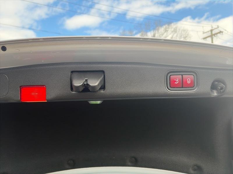 Mercedes-Benz E-Class E300 Luxury 4MATIC Sedan 2017