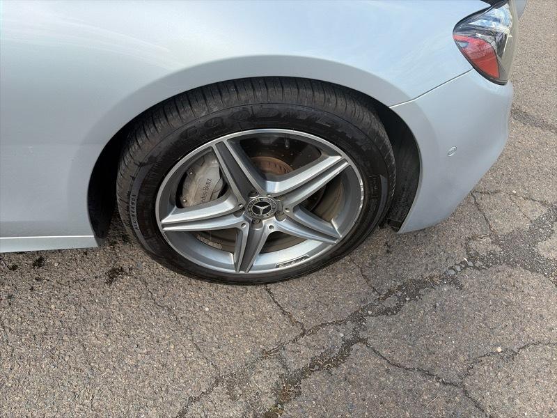 Mercedes-Benz E-Class E300 Luxury 4MATIC Sedan 2017