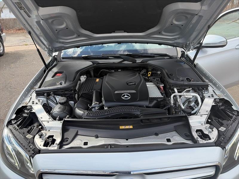 Mercedes-Benz E-Class E300 Luxury 4MATIC Sedan 2017