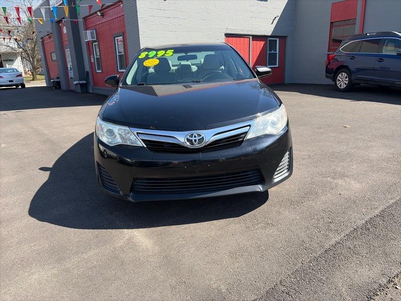 Toyota Camry 4dr Sdn I4 Auto LE (Natl) 2013
