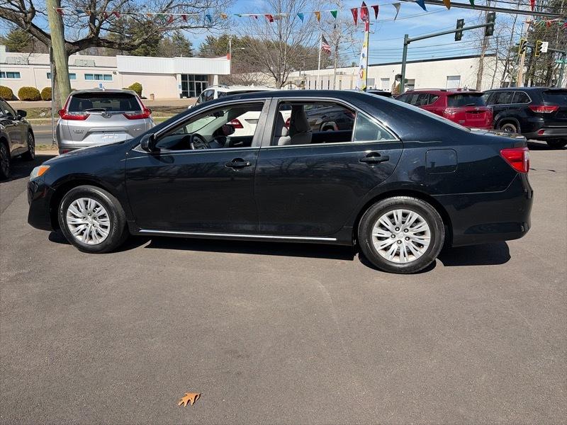 Toyota Camry 4dr Sdn I4 Auto LE (Natl) 2013