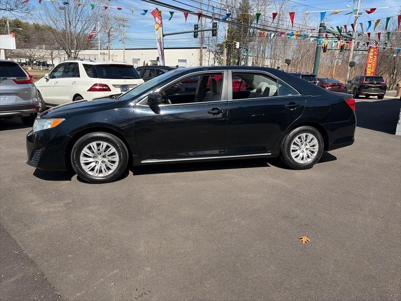 Toyota Camry 4dr Sdn I4 Auto LE (Natl) 2013