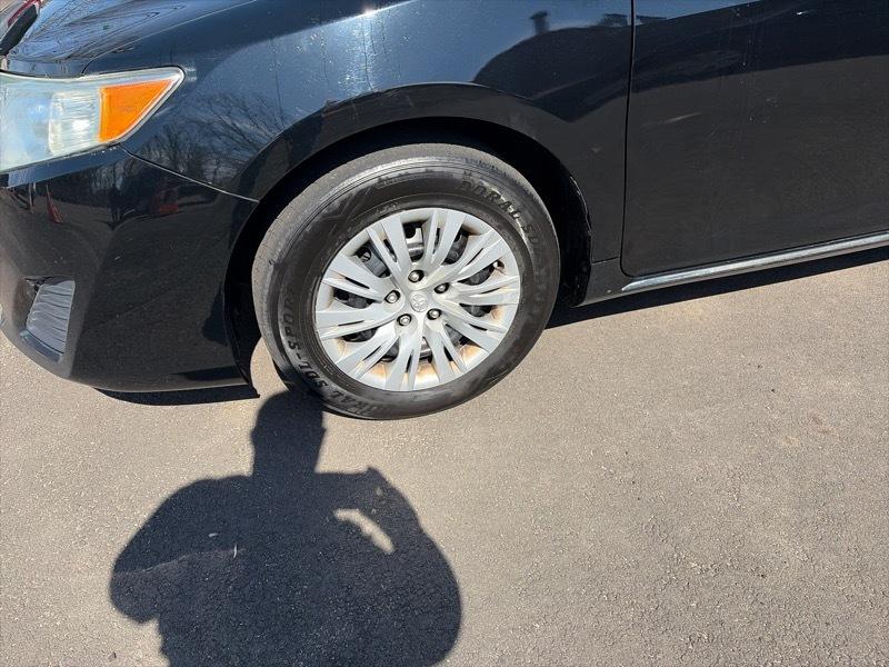 Toyota Camry 4dr Sdn I4 Auto LE (Natl) 2013