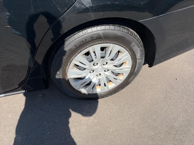 Toyota Camry 4dr Sdn I4 Auto LE (Natl) 2013