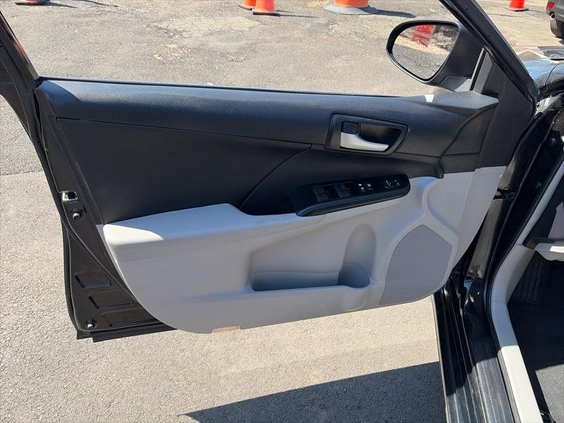 Toyota Camry 4dr Sdn I4 Auto LE (Natl) 2013