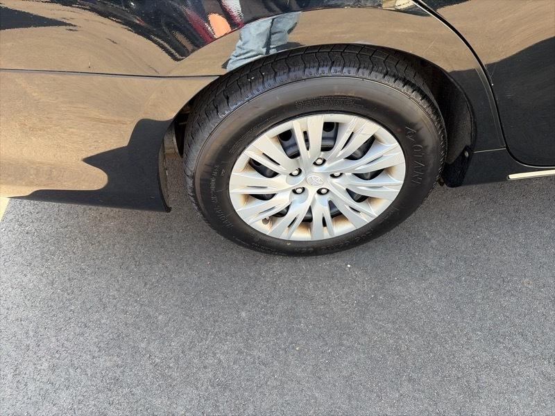 Toyota Camry 4dr Sdn I4 Auto LE (Natl) 2013