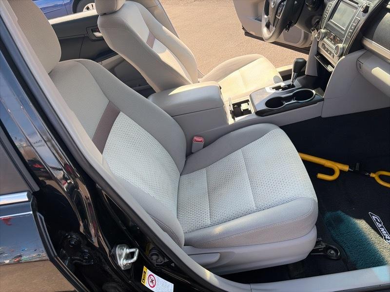 Toyota Camry 4dr Sdn I4 Auto LE (Natl) 2013