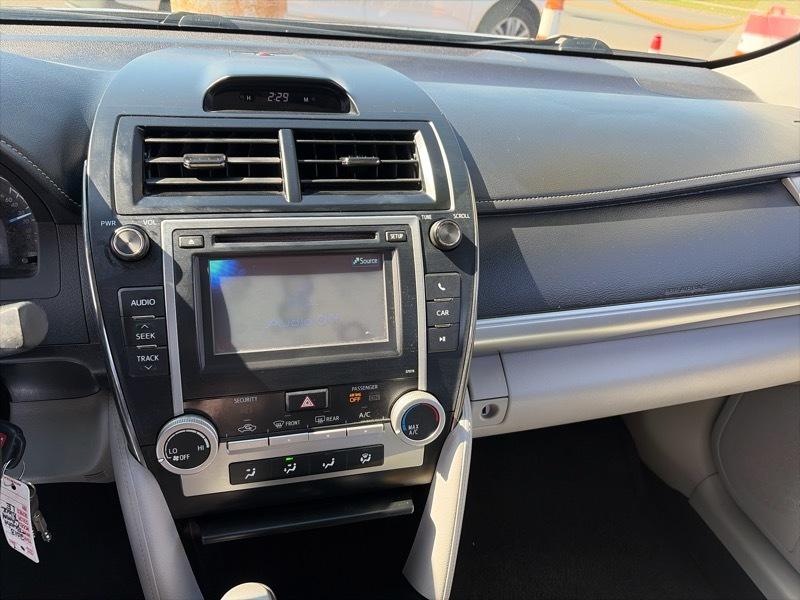 Toyota Camry 4dr Sdn I4 Auto LE (Natl) 2013