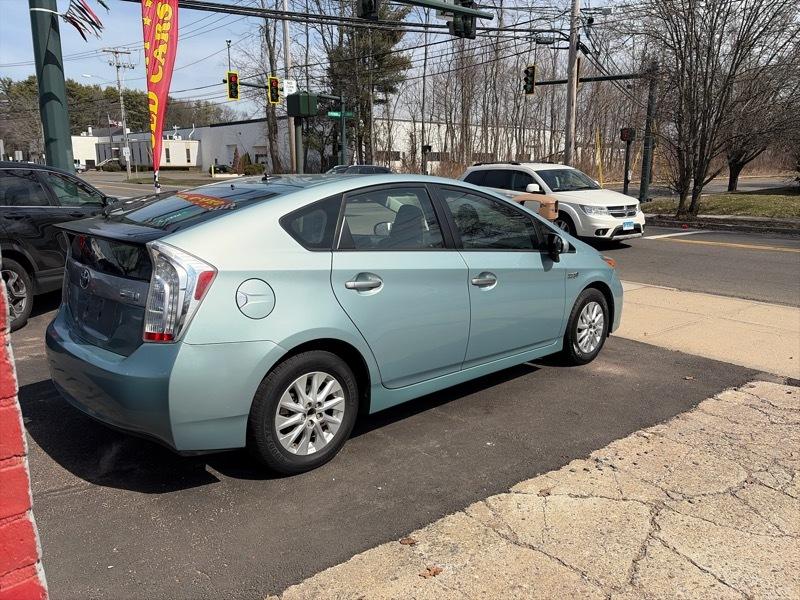 Toyota Prius Plug-In 2014