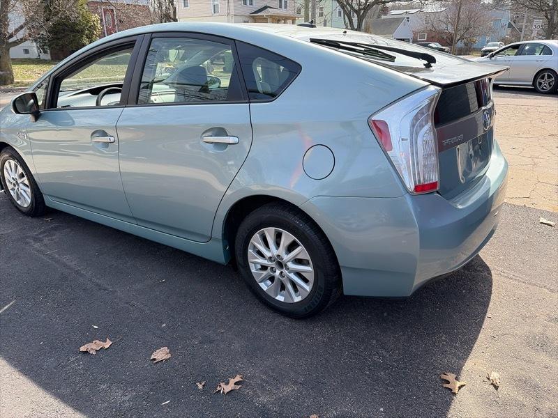 Toyota Prius Plug-In 2014