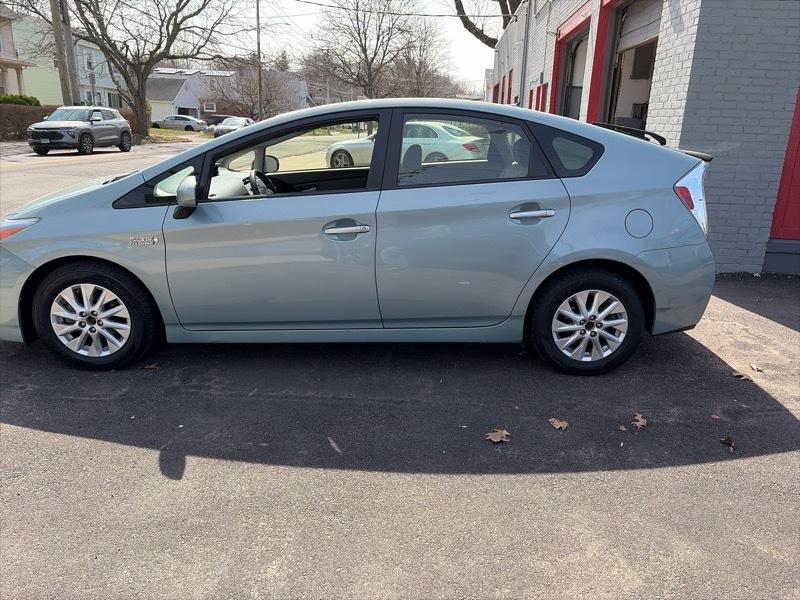 Toyota Prius Plug-In 2014